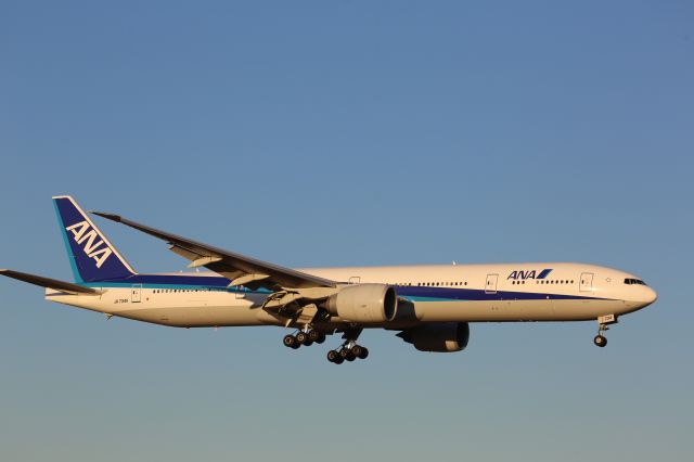 BOEING 777-300 (JA734A)