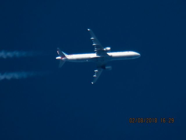 Airbus A321 (N195UW)