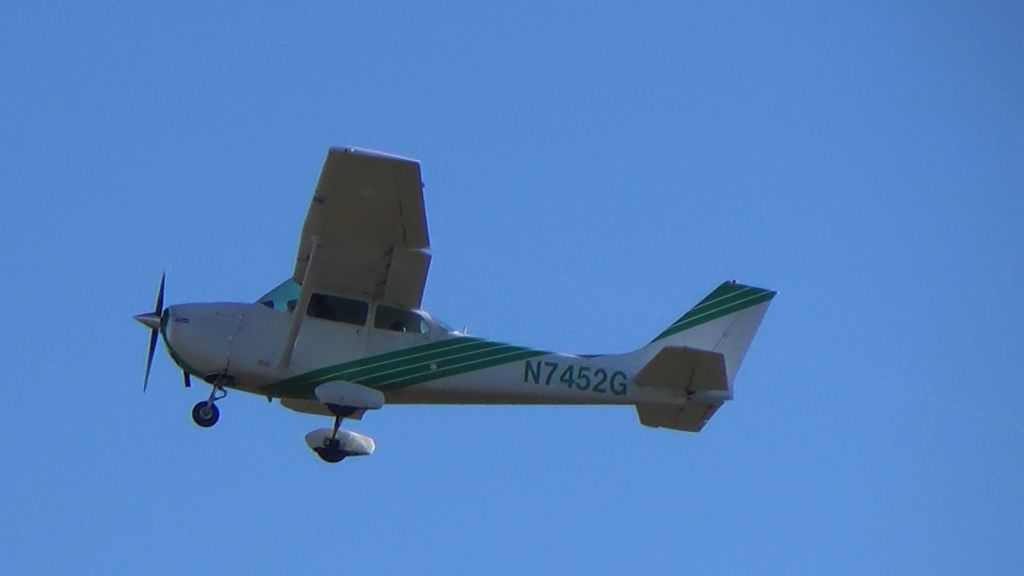 Cessna Skyhawk (N7452G) - Owner: Aerospace Trust Management