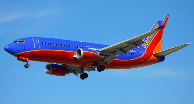 Boeing 737-700 (N632SW) - Landing 30L @ KSJC, 05-06--2012 .. ** Same aircraft that made emergency landing at US military base, in Yuma, Az April 01, 2011 operating as SWA # 812