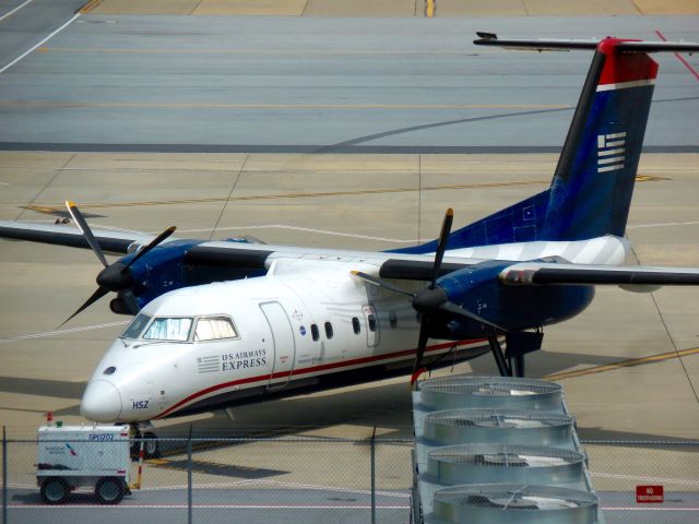 de Havilland Dash 8-200 (N931HA)