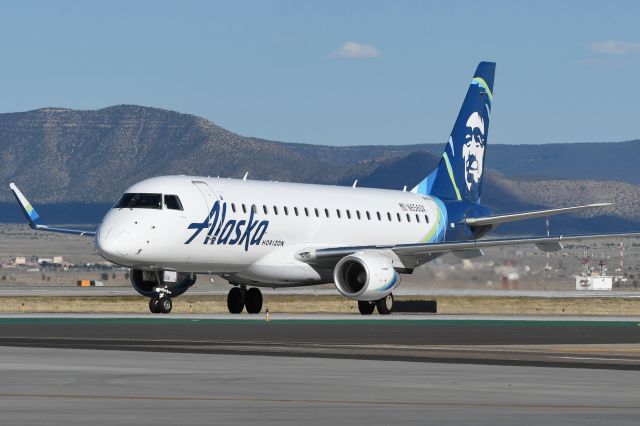 Embraer 175 (N656QX)