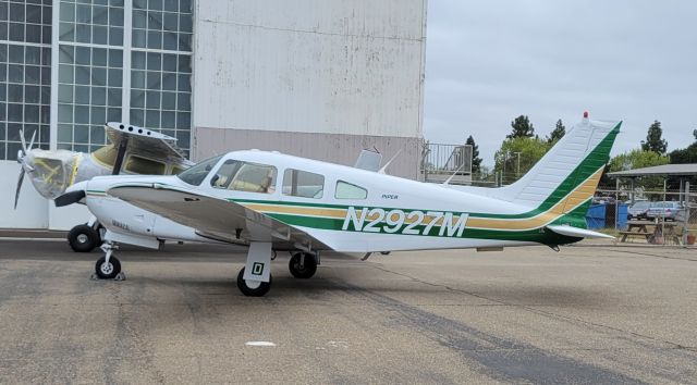Piper Cherokee Arrow (N2927M)