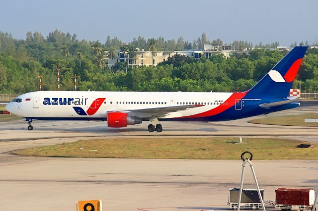 BOEING 767-300 (VQ-BUP)