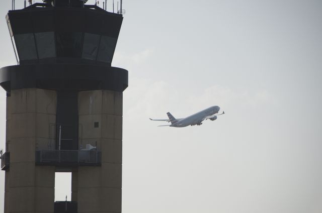 Airbus A330-300 (N276AY)