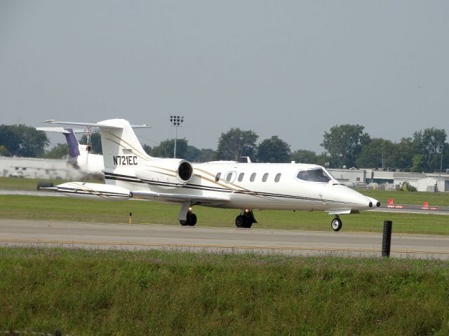 Learjet 35 (N721EC)