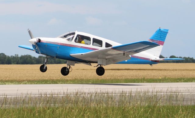 Piper Cherokee (N8425F) - A Piper PA-28-151 performing a touch-and-go on Runway 36 at Pryor Field Regional Airport, Decatur, AL - May 30, 2017.