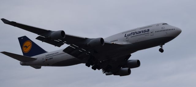 Boeing 747-200 (D-ABVU)