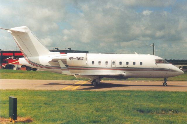 Canadair Challenger (VP-BNF) - Taxiing to the ramp in Jun-98.br /br /Reregistered N606JL 31-Mar-07,br /then C-FNYU 3-May-07,br /and back to N606JL 9-Jun-07.