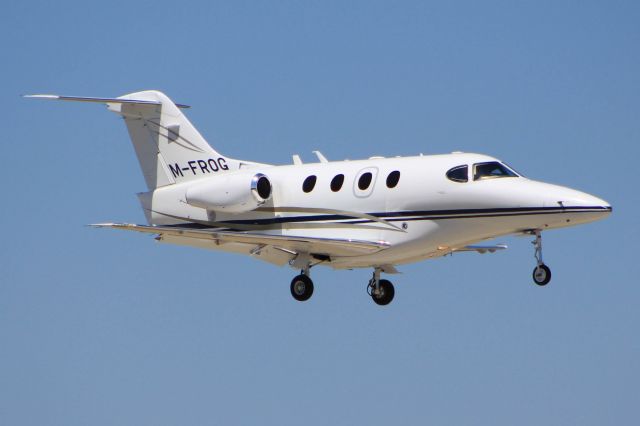 Beechcraft Premier 1 (M-FROG)