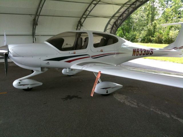 Diamond Star (N633DS)