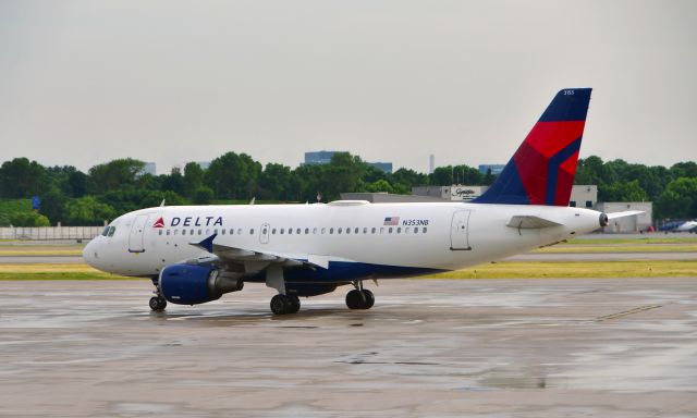 Airbus A319 (N353NB) - Delta Air Lines Airbus A319-114 N353NB in Minneapolis  