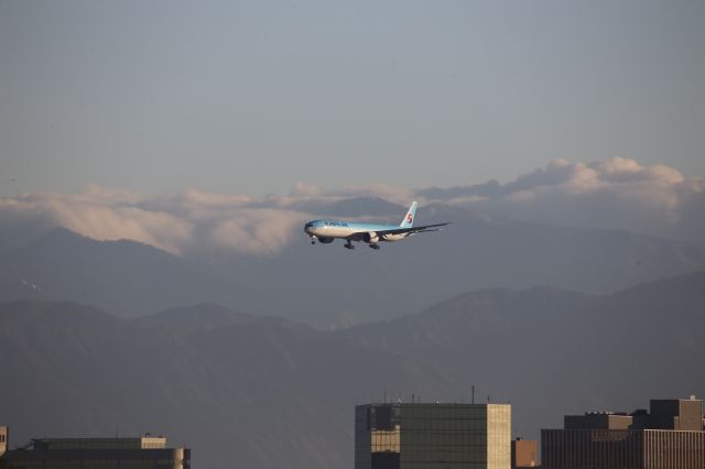 BOEING 777-300ER (HL8346)