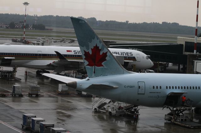 Boeing 787-8 (C-FGDT)