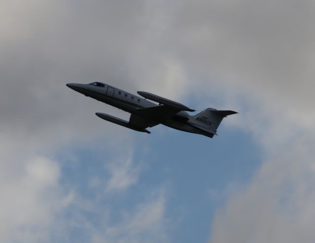 Learjet 35 (N905CK)