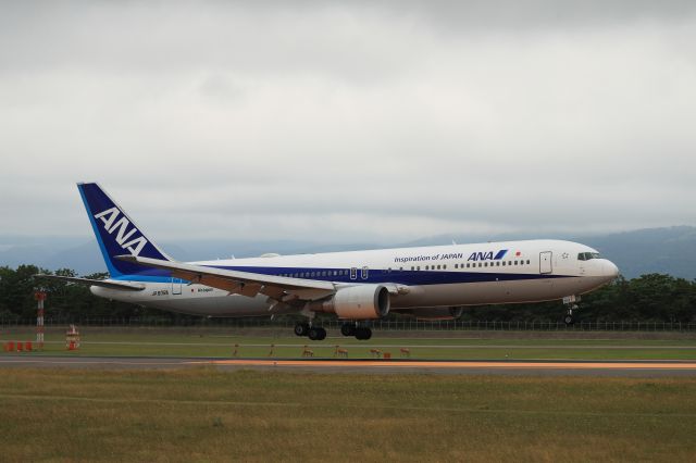 BOEING 767-300 (JA608A) - July 6th 2019:HND-HKD.