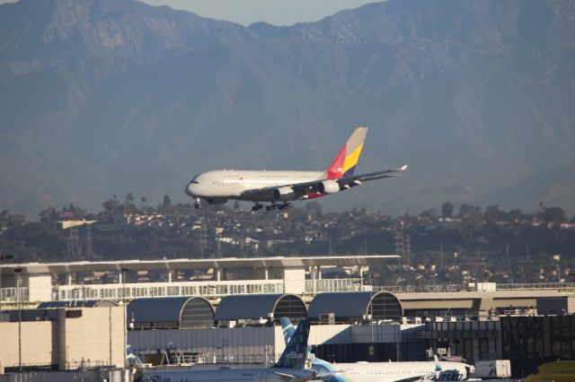 Airbus A380-800 (HL7640)