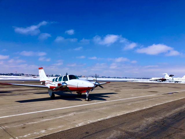 Beechcraft Baron (58) (N58RH) - great flying weather in Denver!