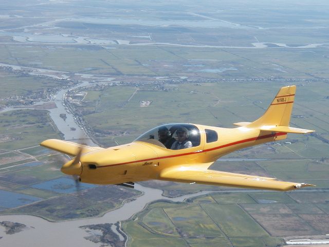 PAI Lancair 320 (N19BJ)