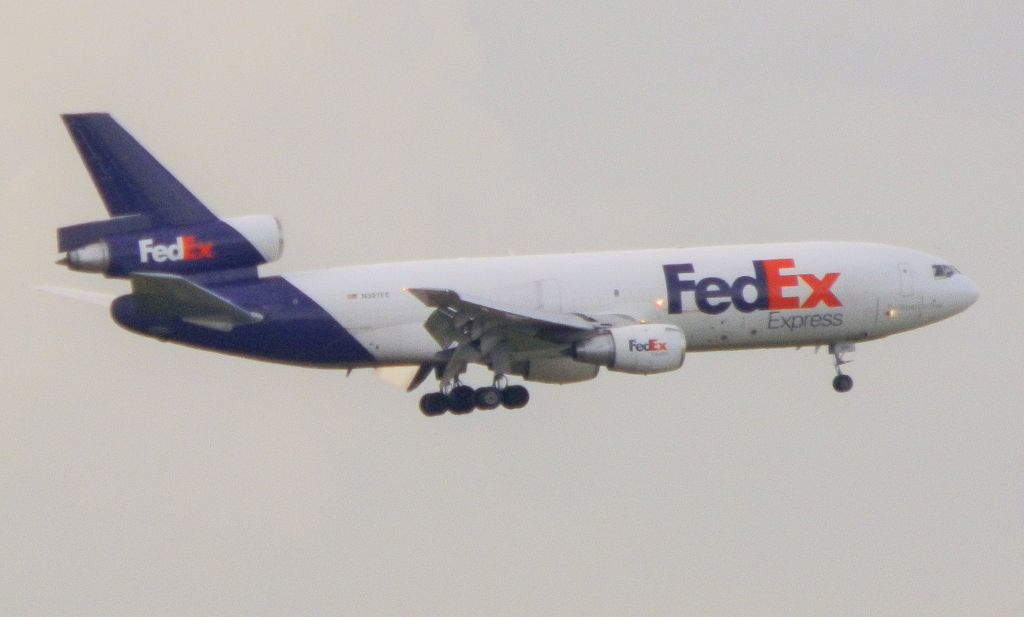 McDonnell Douglas DC-10 (N307FE)