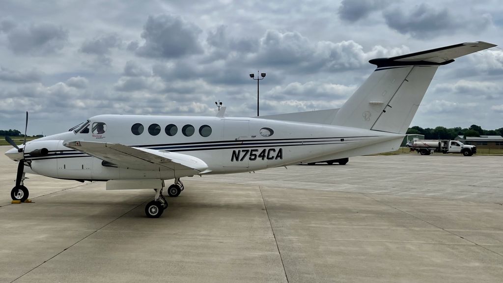 Photo of Beechcraft Super King (N754CA) - FlightAware, image size:1024x576