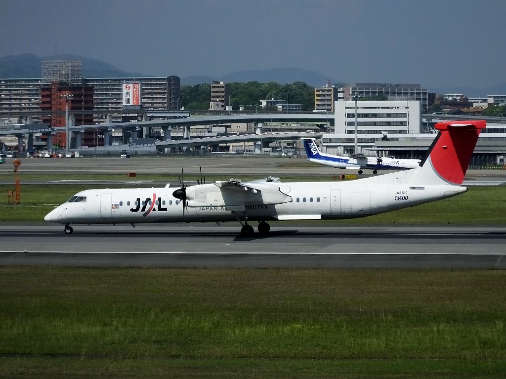 de Havilland Dash 8-400 (JA851C)