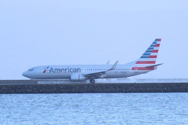 Boeing 737-800 (N805NN)
