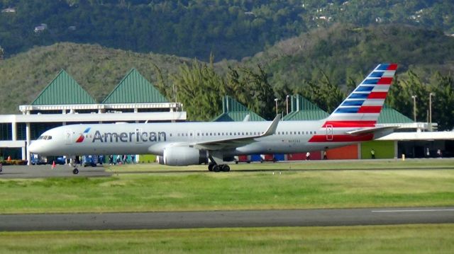 Boeing 757-200 (N692AA)