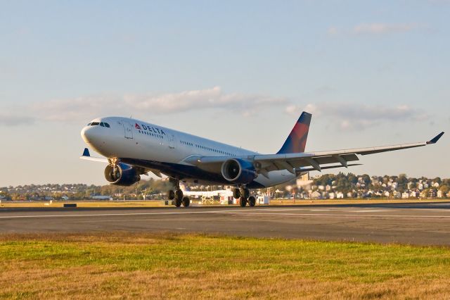 Airbus A330-300 (N812NW) - DL267 heavy arriving 22L @ KBOS Logan on FlightAware.Com !