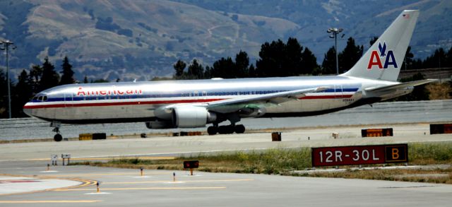 BOEING 767-300 (N368AA) - Contrary to flight information below, Starting Take Off roll, 30R, KSJC, 05/21/2012