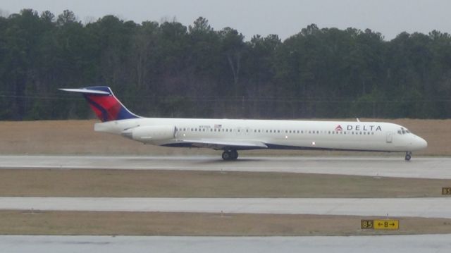 McDonnell Douglas MD-88 (N915DL) - Taken March 19, 2015.