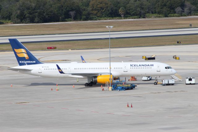 Boeing 757-200 (TF-FIC) - TF-FIC on the hardstand before heading home to BIKF.