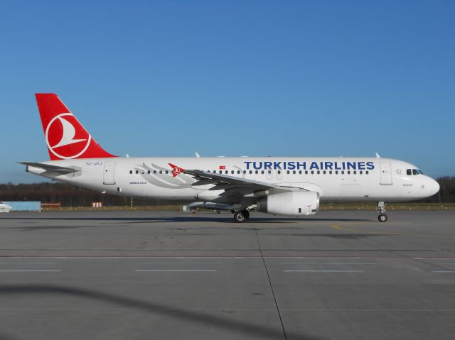 Airbus A320 (TC-JPJ)
