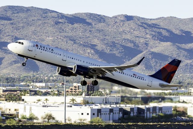 Airbus A321 (N334DN)