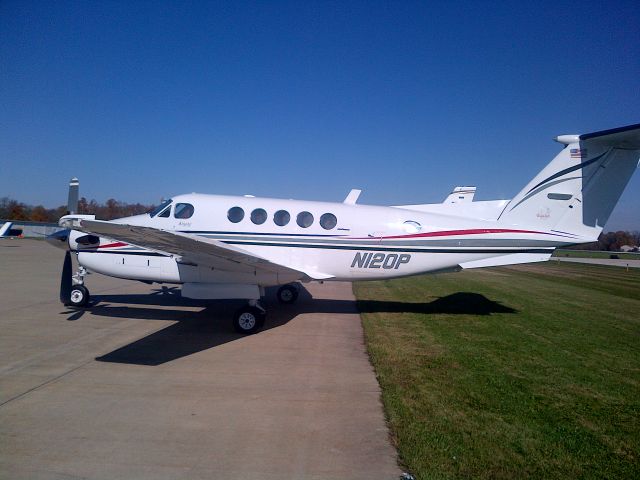 Beechcraft Super King Air 200 (N120P)