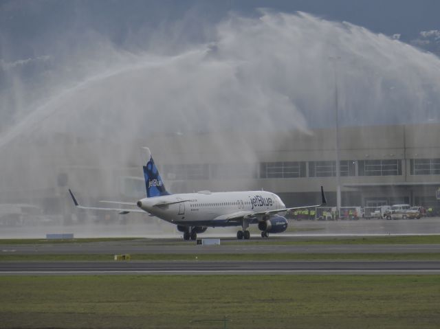 Airbus A320 (N828JB) - Maiden flight of JetBlue to Quito from Fort Lauderdale as JBU2851