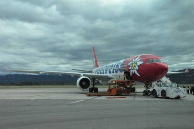 Airbus A330-300 (HB-IQZ)