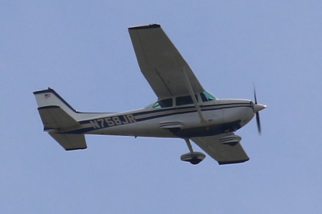 Cessna Cutlass RG (N758JR)