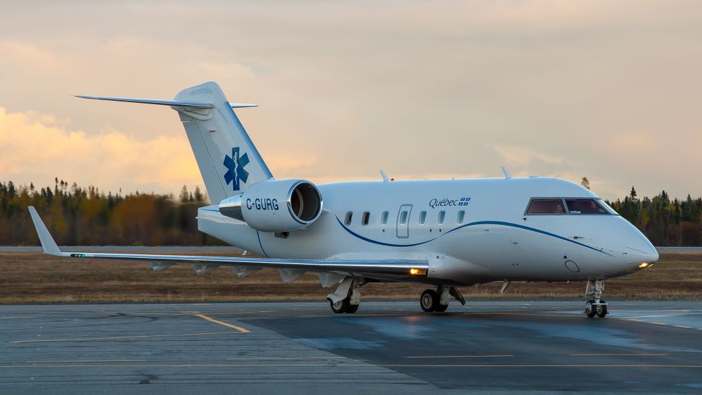 Canadair Challenger (C-GURG) - Quebec 11 Medevac