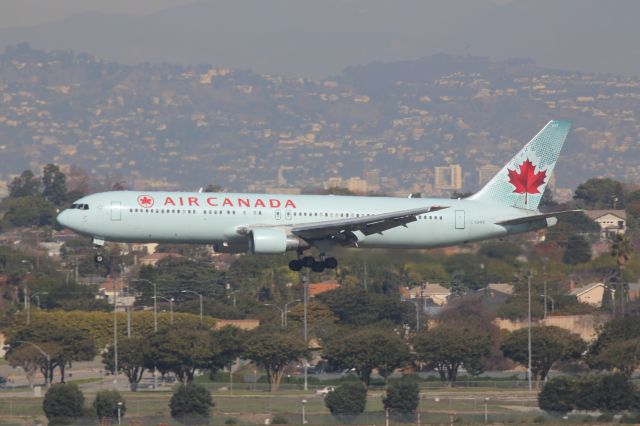 BOEING 767-300 (C-GHPE)