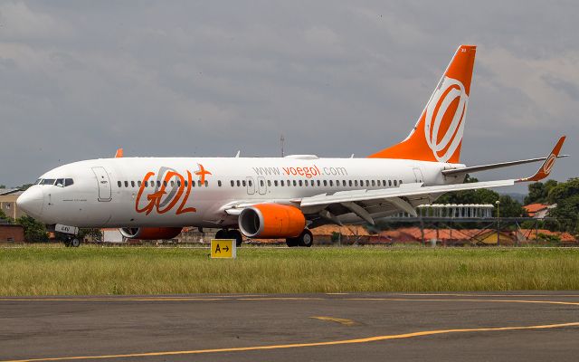 Boeing 737-800 (PR-GXU)