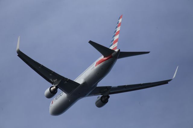 BOEING 767-300 (N345AN)