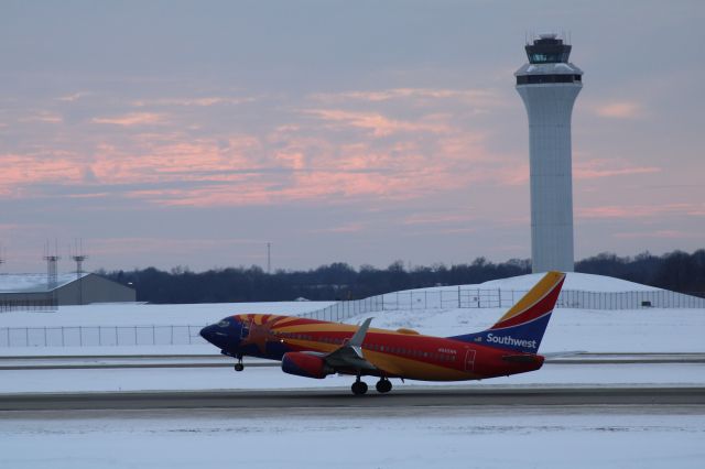 Boeing 737-700 (N955WN) - Southwest Airlines Arizona One departing 18L