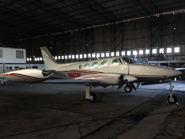 Cessna 335 (N6674C)