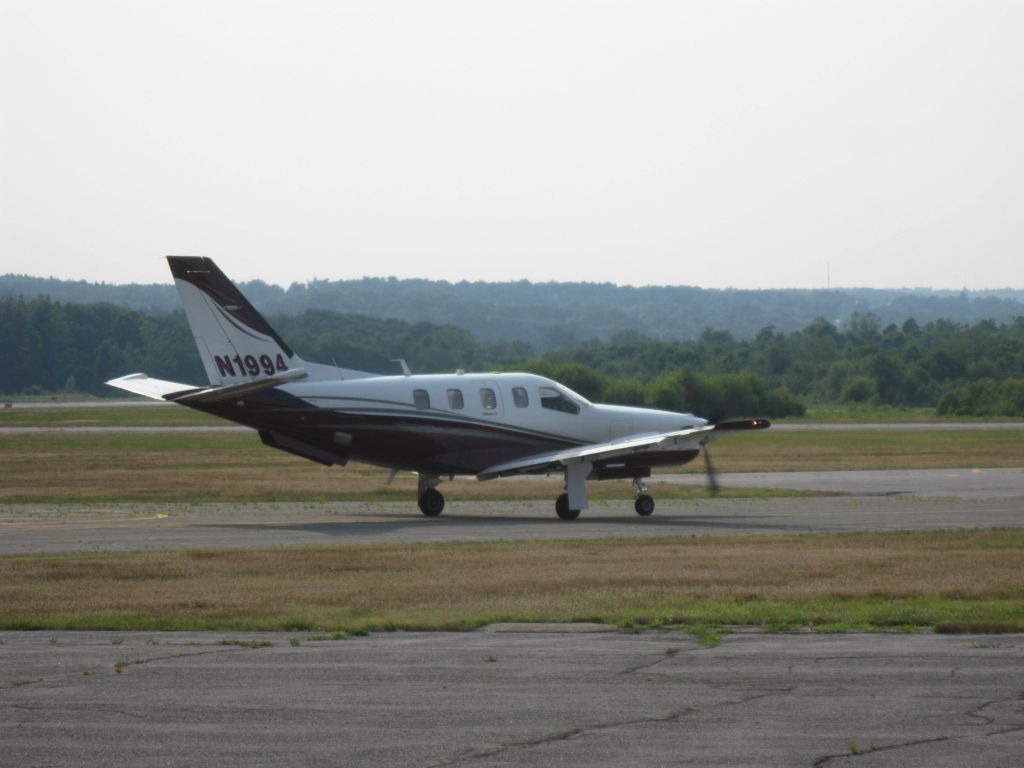 Socata TBM-850 (N1994) - Taxiing to depart runway 20.