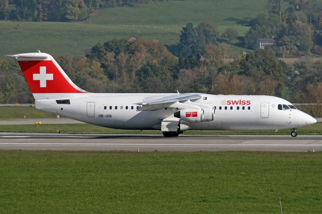 Avro RJ-100 Avroliner (HB-IXN)