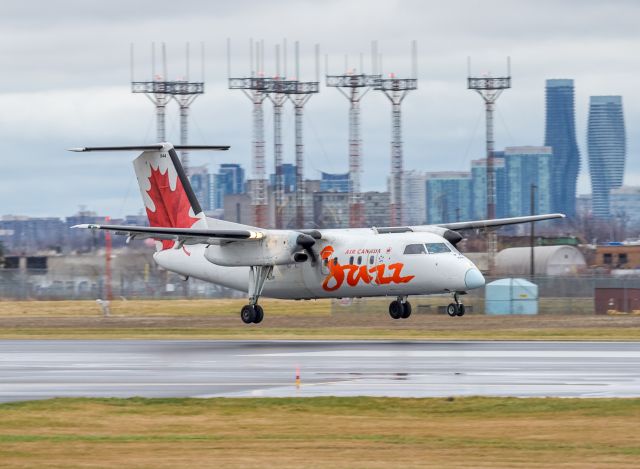 de Havilland Dash 8-100 (C-FGRY)