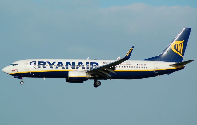 Boeing 737-800 (EI-EFY)