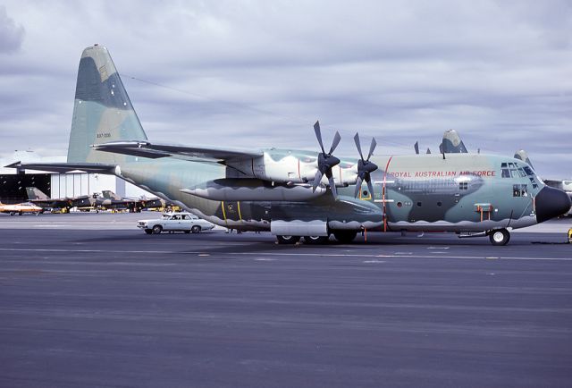 A97006 — - AUSTRALIA - AIR FORCE - LOCKHEED C-130H HERCULES (L-382) - REG : A97-006 (CN 382-4786) - EDINBURGH RAF BASE ADELAIDE SA. AUSTRALIA - YPED (12/4/1979)