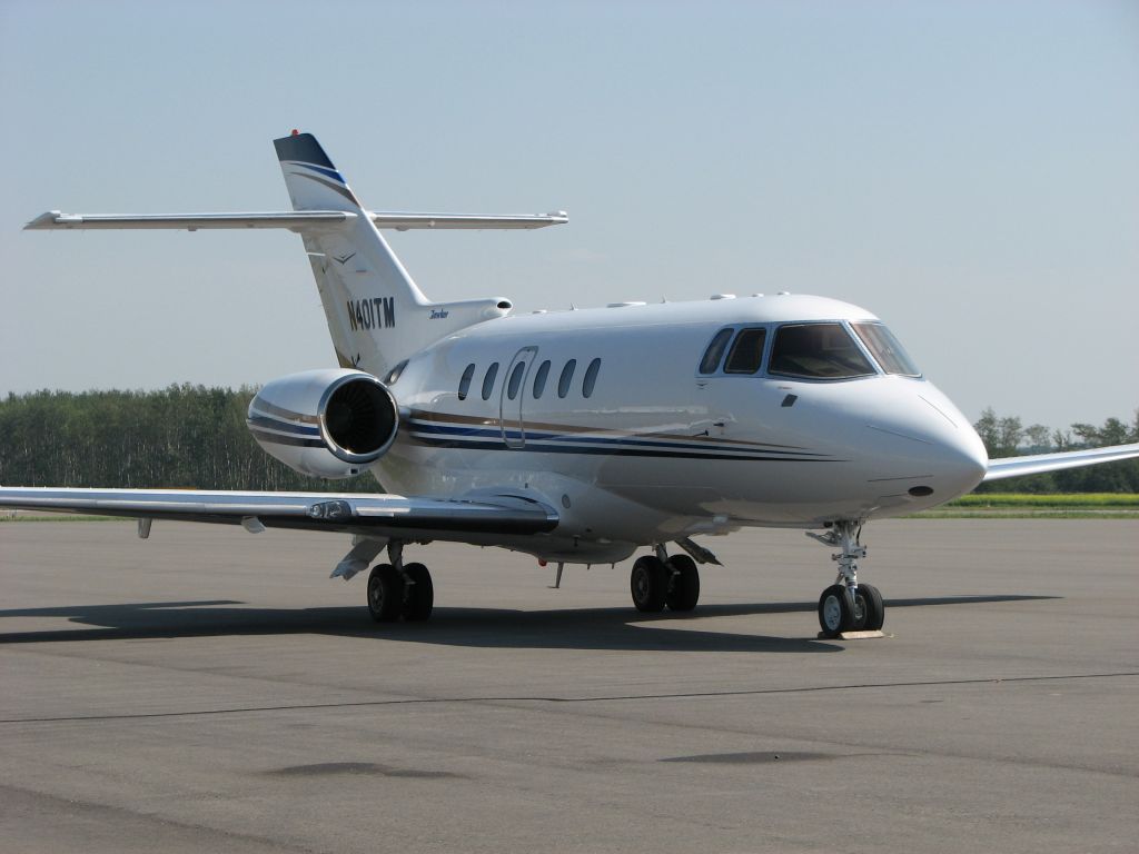 Hawker 800 (N401TM) - Raytheon Hawker 800  August 8, 2009  Fort St. John, BC